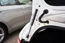 2016款奔腾B70 1.8T自动运动豪华型