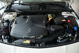 2016款奔驰CLA200时尚型