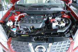 2010款日产逍客2.0S火MT2WD