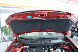 2010款日产逍客2.0S火MT2WD