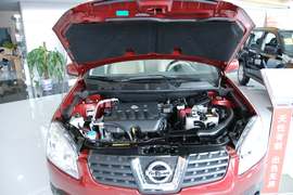 2010款日产逍客2.0S火MT2WD