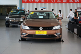 2015款大众凌渡230TSI DSG风尚版
