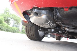 2010款奔腾2.0L手自一体豪华型到店实拍