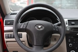 2010款奔腾2.0L手自一体豪华型到店实拍