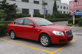 2010款奔腾2.0L手自一体豪华型到店实拍