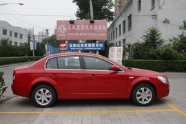 2010款奔腾2.0L手自一体豪华型到店实拍