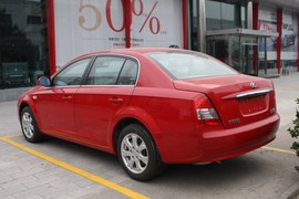 2010款奔腾2.0L手自一体豪华型到店实拍