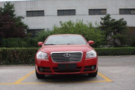 2010款奔腾2.0L手自一体豪华型到店实拍