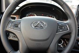 2016款上汽大通MAXUS G10 2.0T自动旗舰版