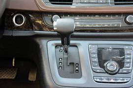 2016款上汽大通MAXUS G10 2.0T自动旗舰版