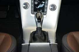 2017款沃尔沃XC60 2.0T T5 AWD智远版