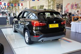 2016款宝马X1 sDrive18Li时尚型