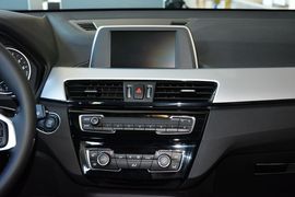 2016款宝马X1 sDrive18Li时尚型