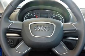 2016款奥迪A3 Sportback 35TFSI自动进取型