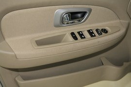 2010款爱丽舍三厢1.6手动科技型
