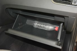 手套箱空间