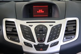 2009款福特嘉年华 1.5L自动时尚型