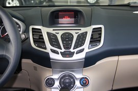 2009款福特嘉年华 1.5L自动时尚型