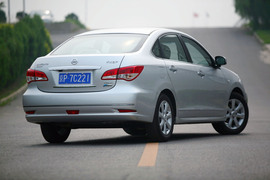 2009款日产轩逸对比测试