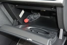2015款雪铁龙C4L 1.8L自动领先版