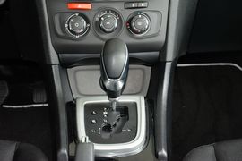 2015款雪铁龙C4L 1.8L自动领先版