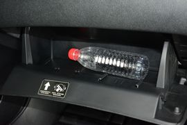 2016款奔腾B70 2.0L自动豪华型