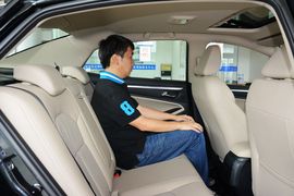 2016款奔腾B70 2.0L自动豪华型
