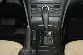 2016款奔腾B70 2.0L自动豪华型