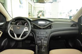 2016款奔腾B70 2.0L自动豪华型
