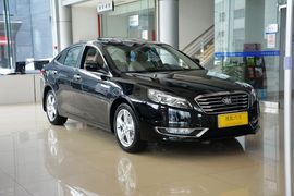 2016款奔腾B70 2.0L自动豪华型