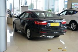 2016款奔腾B70 2.0L自动豪华型