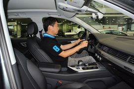 2016款奥迪Q7 40TFSI S-Line运动型