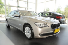 2009款宝马750Li