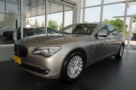 2009款宝马750Li