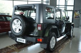 2010款吉普3.8L撒哈拉到店实拍