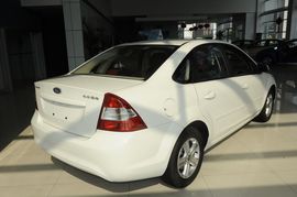 2011款福特福克斯三厢1.8 手动 舒适型