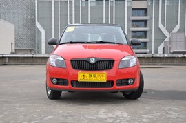 2011款斯柯达晶锐酷黑版实拍