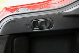 2010款马自达睿翼轿跑2.0L豪华版试驾实拍