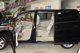 2008款丰田普瑞维亚2.4豪华型到店实拍
