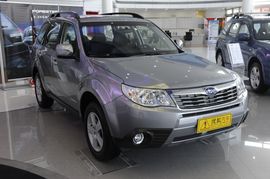 2010款斯巴鲁森林人运动特别导航版到店实拍