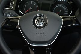 2015款大众速腾1.6L手自一体舒适型