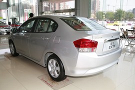 2008款本田锋范1.5AT精英版到店实拍