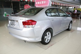 2008款本田锋范1.5AT精英版到店实拍