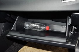 2016款丰田雷凌 1.6G手动精英版