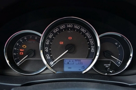 2016款丰田雷凌 1.6G手动精英版