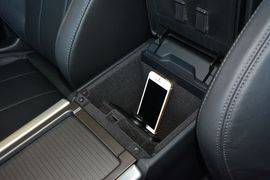 2016款路虎揽胜极光2.0T SE智耀版