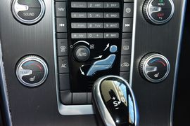 2016款沃尔沃V60 2.0T T5智逸版