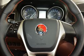 2016款东风风行景逸X5 1.6L手动尊享型