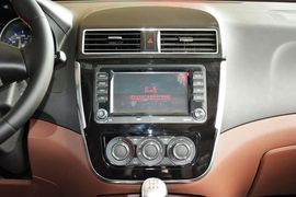 2016款东风风行景逸X5 1.6L手动尊享型