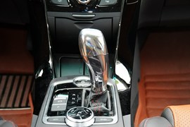 2016款比亚迪秦EV300尊荣型